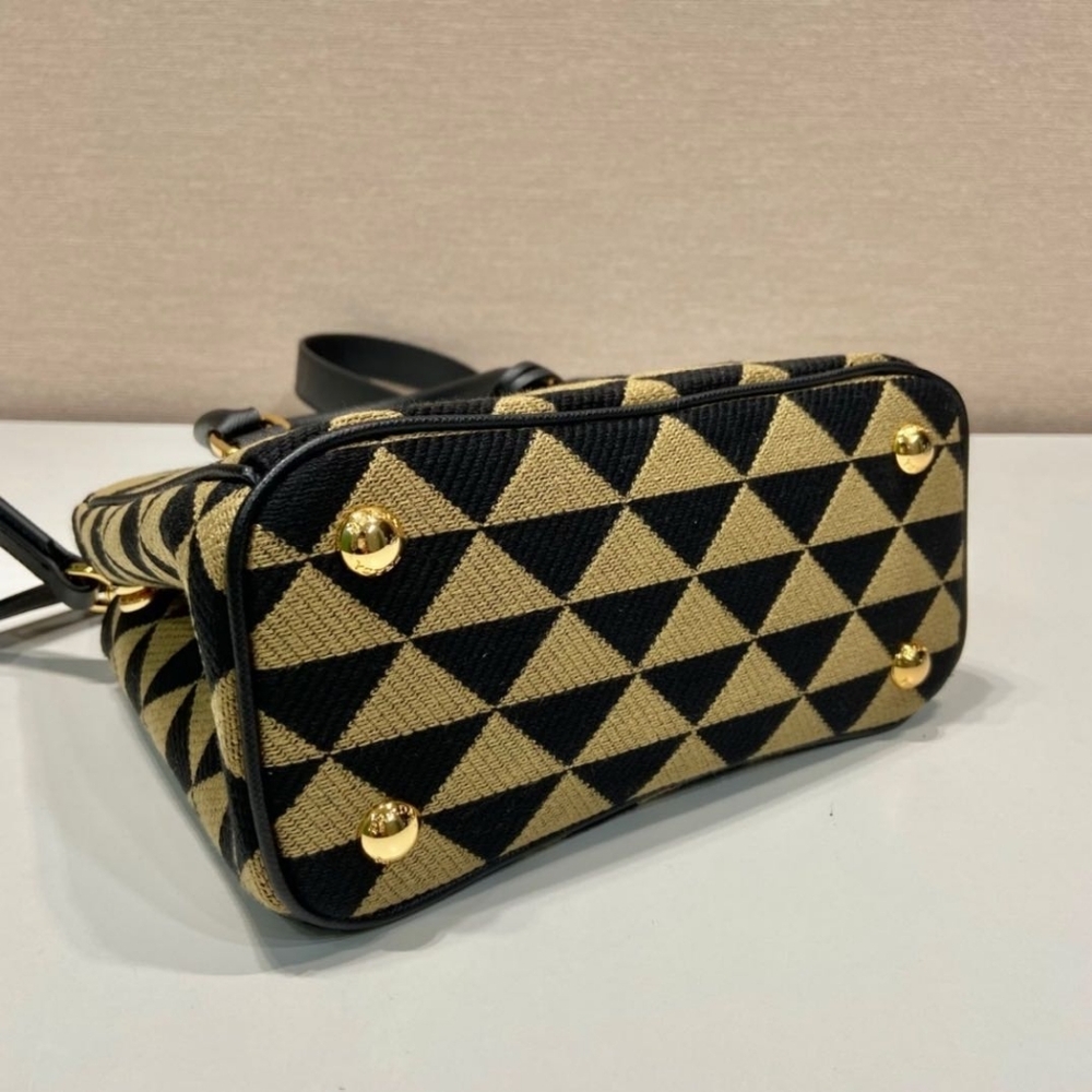 <AUTHENTIC>Prada bag - image 9